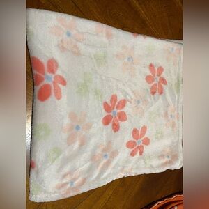 Floral Patterned Fleece Baby Blanket